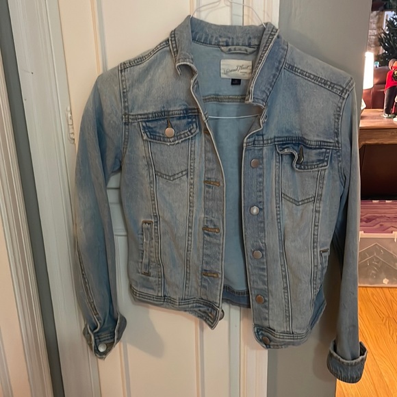 Universal threads jean jacket - Picture 2 of 3